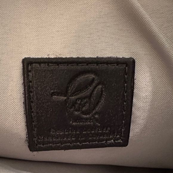 Piel Black Leather Laptop Bag - Picture 4 of 5